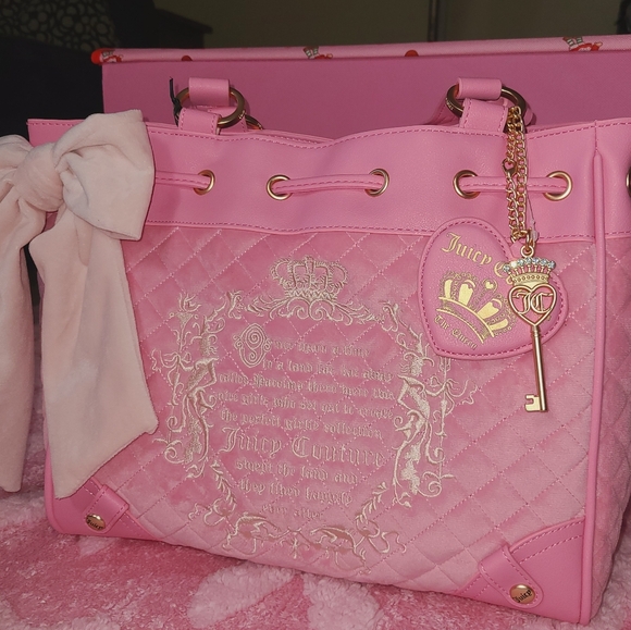 Juicy Couture Handbags - Juicy Couture Bag 🎀
